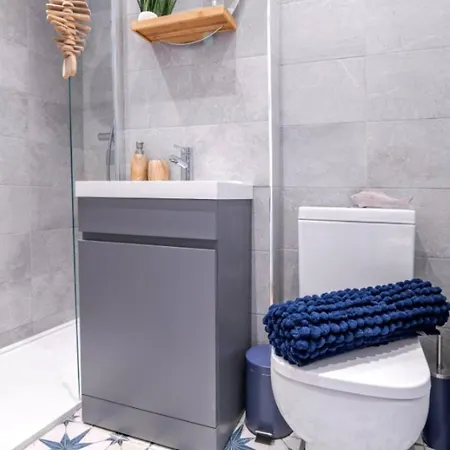 East Cliff View, Heart Of 惠特比