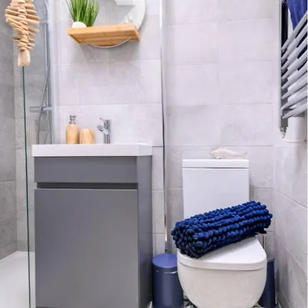 East Cliff View, Heart Of *